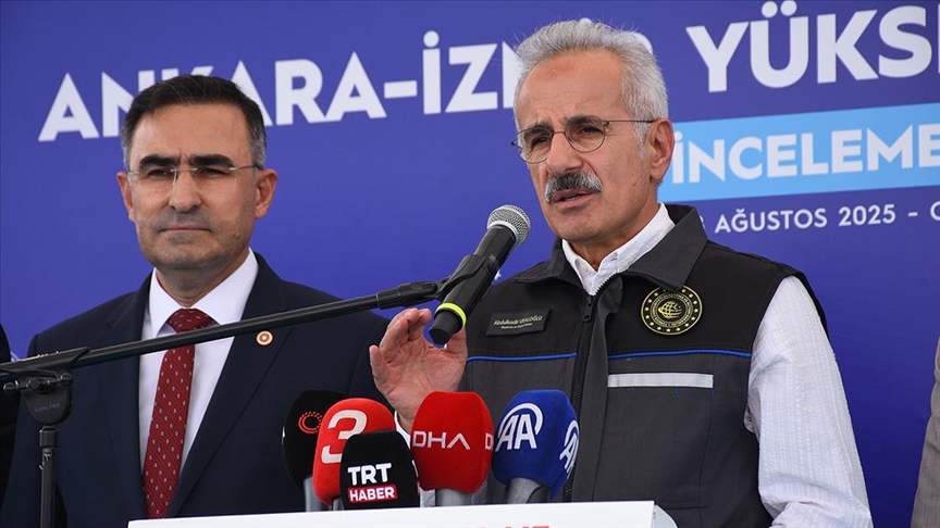 Bakan Uraloğlu  Ankara-İzmir YHT Hattı tamamlandığında yılda yaklaşık 13,3 milyon yolcu taşınacak